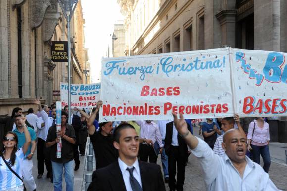 Cobos convocó a una reunión de senadores Cobos convocó a una reunión de senadores