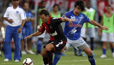 Newell’s debutó en la Copa con un empate frente a Emelec Newell’s debutó en la Copa con un empate frente a Emelec