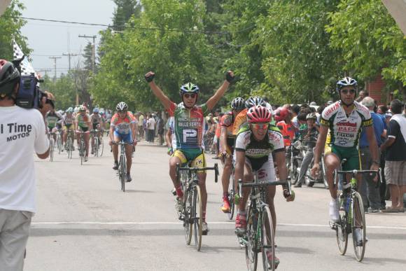 Daniel Zamora se quedó con la vuelta al Valle Fértil Daniel Zamora se quedó con la vuelta al Valle Fértil