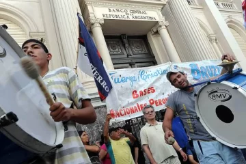 Con la plata no se juega Con la plata no se juega