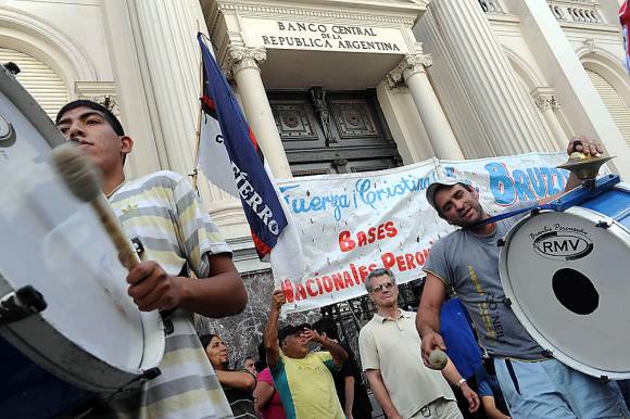 Con la plata no se juega Con la plata no se juega