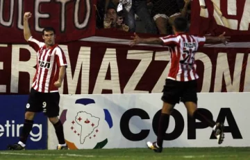 Boselli facturó por triplicado y Estudiantes goleó en su debut Boselli facturó por triplicado y Estudiantes goleó en su debut