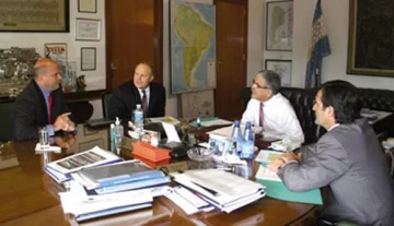 En un mes y medio ya hay compromisos de inversión por 2.200 millones de pesos En un mes y medio ya hay compromisos de inversión por 2.200 millones de pesos