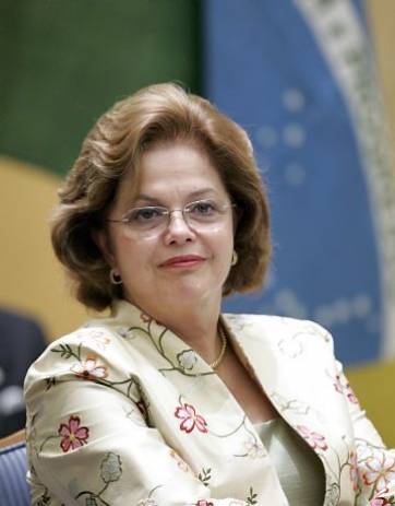 El PT oficializó a Dilma Rouseff como su candidata a suceder a Lula El PT oficializó a Dilma Rouseff como su candidata a suceder a Lula