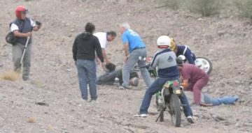 Dirigentes heridos al despistarse en moto Dirigentes heridos al despistarse en moto