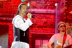 Con verbo superlativo Con verbo superlativo