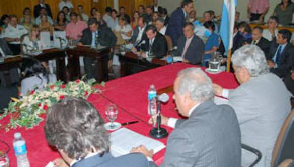 En la apertura de sesiones, Lima habló de “maniobras extorsivas” En la apertura de sesiones, Lima habló de “maniobras extorsivas”