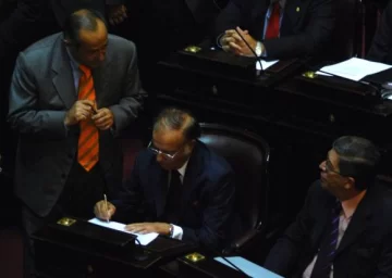 Cambió de manos el poder en el Senado Cambió de manos el poder en el Senado