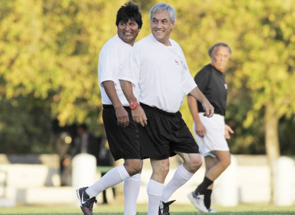 Sebastián Piñera inicia el desafío de poner a Chile de pie Sebastián Piñera inicia el desafío de poner a Chile de pie
