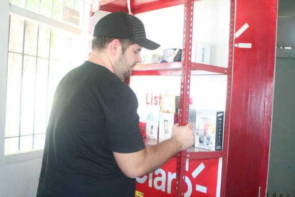 Roban $7.000 en celulares a un comerciante Roban $7.000 en celulares a un comerciante