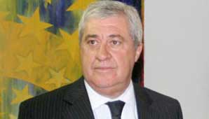 Ameal mantuvo incertidumbre acerca de la continuidad de Palermo y Riquelme Ameal mantuvo incertidumbre acerca de la continuidad de Palermo y Riquelme