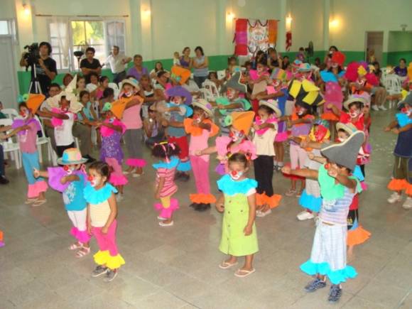 Niños bien ocupados Niños bien ocupados