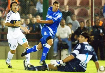 El gol de Agüero no le alcanzó al Lobo El gol de Agüero no le alcanzó al Lobo