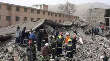 Casi 600 muertos por un terremoto de 7º en China Casi 600 muertos por un terremoto de 7º en China
