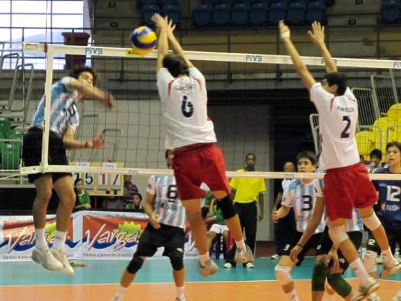 Argentina le ganó a Chile y va por Brasil Argentina le ganó a Chile y va por Brasil