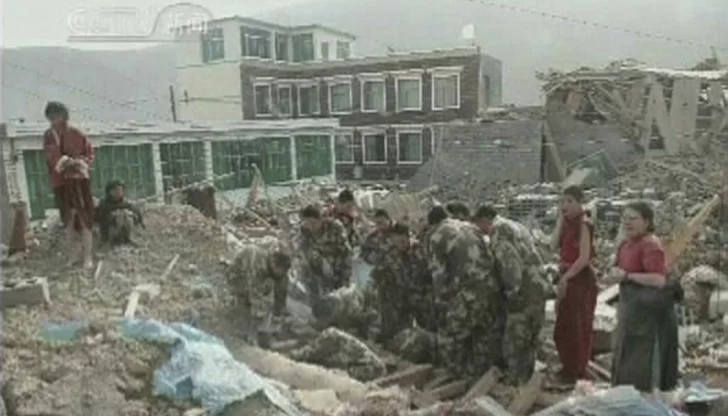 Hay 589 muertos y más de 8.000 heridos por el terremoto en China Hay 589 muertos y más de 8.000 heridos por el terremoto en China