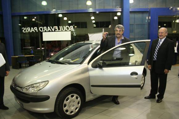 Peugeot premia a clientes Peugeot premia a clientes