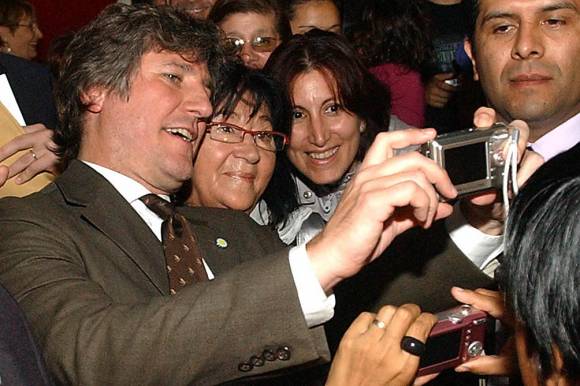 Gobierno descarta que el dólar supere los $4 Gobierno descarta que el dólar supere los $4