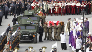 El último adiós al fallecido presidente Kaczynsky El último adiós al fallecido presidente Kaczynsky