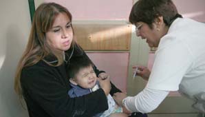 Por la gripe A, ya vacunan a los mayores de 65 años Por la gripe A, ya vacunan a los mayores de 65 años