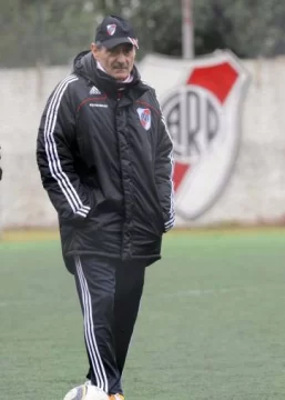 Ángel Cappa tildó de “estúpida” la polémica con Verón Ángel Cappa tildó de “estúpida” la polémica con Verón