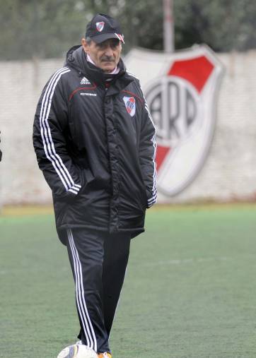 Ángel Cappa tildó de “estúpida” la polémica con Verón Ángel Cappa tildó de “estúpida” la polémica con Verón