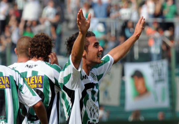 Banfield le ganó a Huracán y quiere ser el mejor de la temporada Banfield le ganó a Huracán y quiere ser el mejor de la temporada