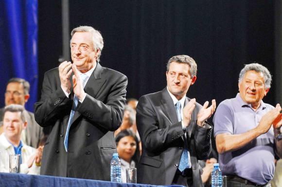 Unasur debate si elige a Kirchner para conducirla