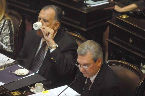 Matrimonio gay: Un voto sanjuanino está en duda Matrimonio gay: Un voto sanjuanino está en duda