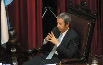 Involucran a Cobos en el presunto cobro de coimas Involucran a Cobos en el presunto cobro de coimas