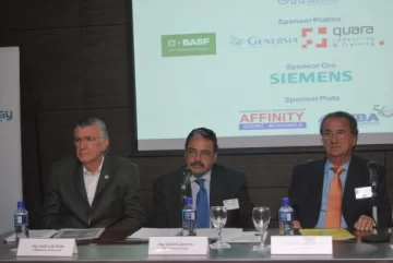 Gioja disertó en un congreso sobre energías renovables Gioja disertó en un congreso sobre energías renovables