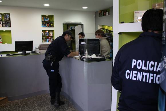 Roban 5 notebooks y $1.000 de local Roban 5 notebooks y $1.000 de local