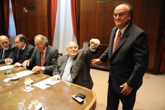 El plan de la CGT y UIA El plan de la CGT y UIA