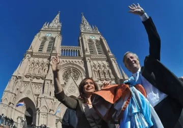 Reclamos en el Tedeum encabezado por Cristina Reclamos en el Tedeum encabezado por Cristina