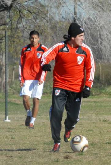 “Es bueno tener dos jugadores por puesto” “Es bueno tener dos jugadores por puesto”