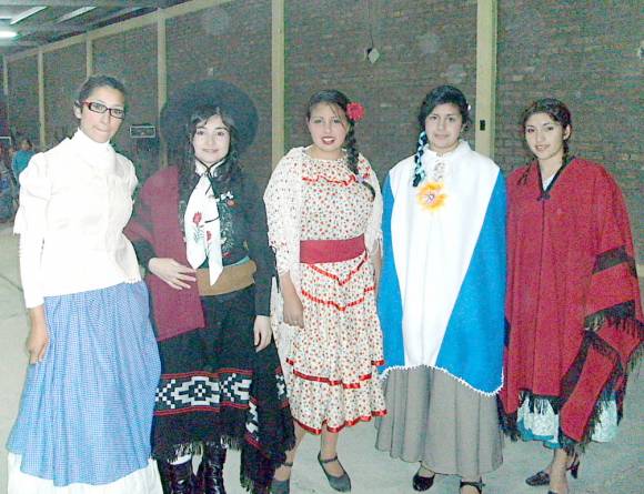 Homenaje a San Pedro y San Pablo con 800 personas Homenaje a San Pedro y San Pablo con 800 personas