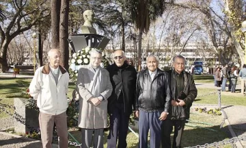 La primera guardia sigue al pie del cañón La primera guardia sigue al pie del cañón