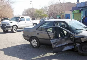 Un herido por el choque con una movilidad policial Un herido por el choque con una movilidad policial