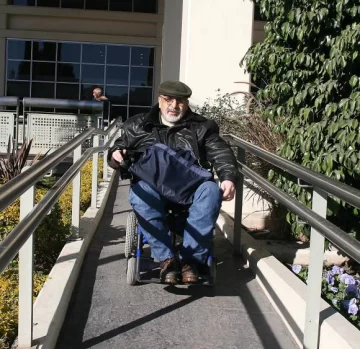 Recorrer el Centro Cívico en silla de ruedas, una misión totalmente posible Recorrer el Centro Cívico en silla de ruedas, una misión totalmente posible