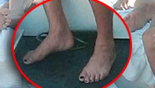 Con las uñas pintadas Con las uñas pintadas