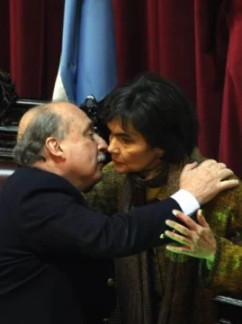 Una jugada del Gobierno Una jugada del Gobierno