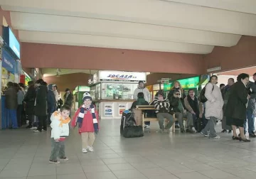 Caos y bronca por un paro sorpresivo de colectiveros Caos y bronca por un paro sorpresivo de colectiveros