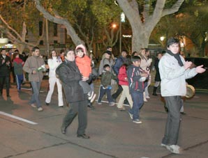 Cacerolazo en la Plaza 25 y en contra del matrimonio gay Cacerolazo en la Plaza 25 y en contra del matrimonio gay