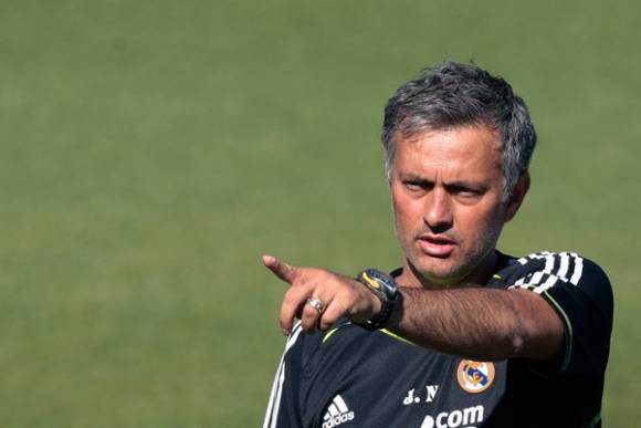 Mourinho le pide ayuda a brujos Mourinho le pide ayuda a brujos