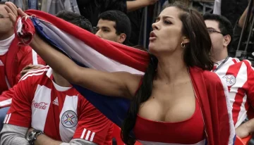La fanática paraguaya que causa furor en Sudáfrica La fanática paraguaya que causa furor en Sudáfrica