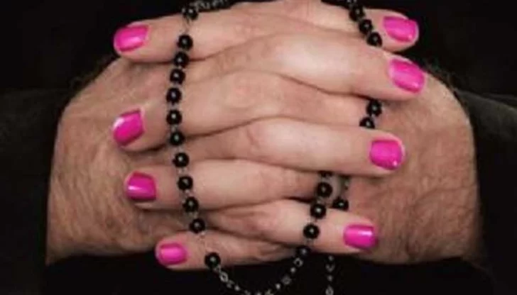 Una revista muestra la vida “alocada” de los curas gay Una revista muestra la vida “alocada” de los curas gay