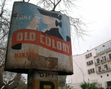 La cartelería que le ganó al tiempo La cartelería que le ganó al tiempo