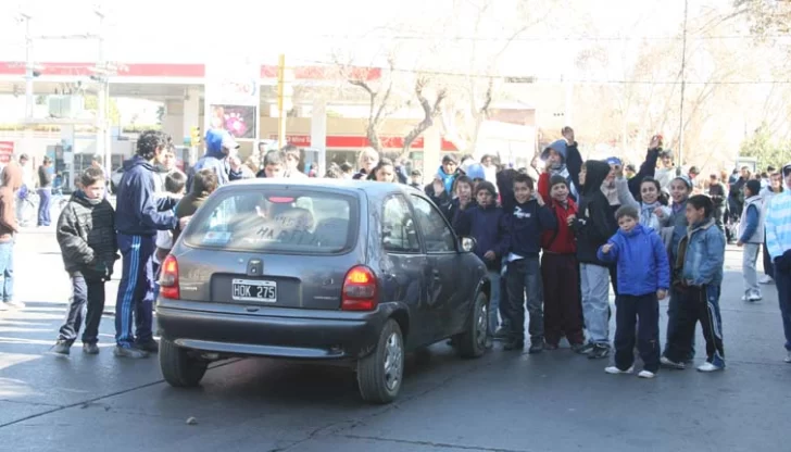 Se quedaron sin entradas para “100% Lucha” y cortaron calles Se quedaron sin entradas para “100% Lucha” y cortaron calles