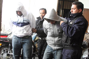 Llegaron de Santiago a robar y uno casi fue linchado por la gente Llegaron de Santiago a robar y uno casi fue linchado por la gente