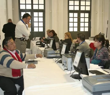 Un Gran Hermano que controla todo Un Gran Hermano que controla todo